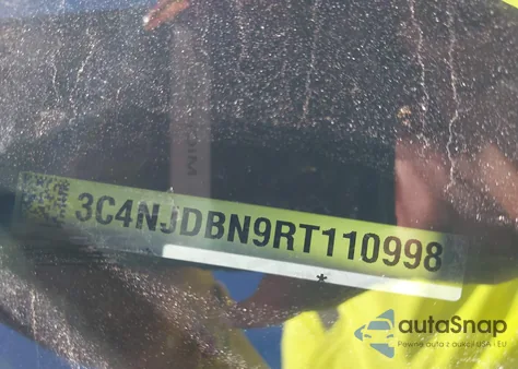 2024 Jeep Compass Latitude 4X4 z USA, uszkodzony, nr VIN 3C4NJDBN9RT110998